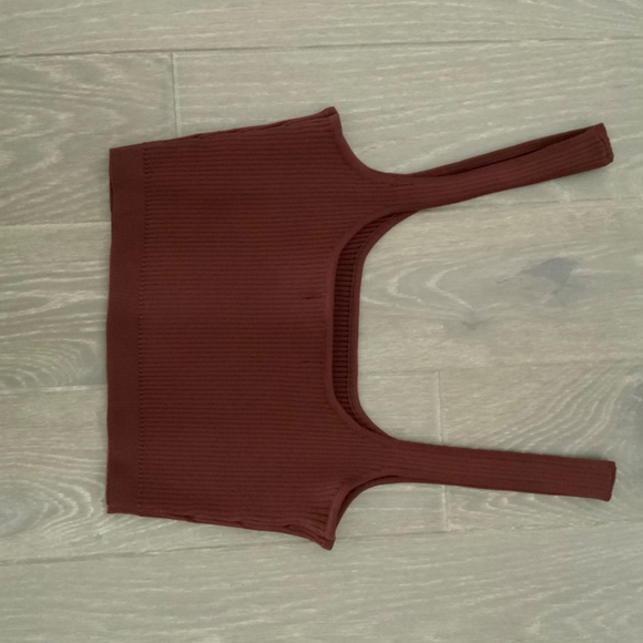 Guess- Burgandy Crop Top- Size L - Picture 2 of 4